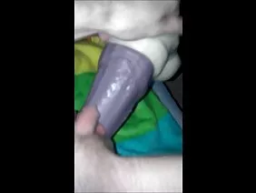 已婚女友下半場拖著有必要參加預備課程的故事。幾個小時沒有可恥的廉價就足以去探望情人，四處搜尋，從互聯網上吸取一些知識，然後以高尚的鬥志回家。一個聰明的魔鬼照顧安全 - 告訴他媽的在每次奠酒時戴上安全套，這樣就沒有不可預見的性質的後果。背叛的原因在於，對於伴侶的生殖器官的大小，對擁有物品的能力，對乾渴和忍受的能力的誇大需求，直到一個女人被快樂的厭倦，這些細微差別，我的丈夫很傷心！