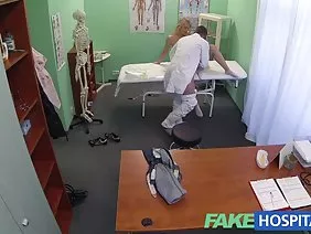 俄羅斯四分之一總是發生一些擦傷和爭吵，這並不奇怪，因為俄羅斯人移居到美國吸收的祖國，不離開他們甚至在一個文明國家是所有的瘋狂。因此，胸部豐滿的金發女郎珍娜與緩衝區比成熟的西瓜更大談到內衣店，有風度樣賣家立即開始zamolazhivatsya它。通常在商店不衡量訪客的工具包，他們選擇他們的眼睛，但有另一種situevina和這樣的山雀拉紅色文胸必備的，更衣室隔間沒有，都將會有不留kassy.Neponyatny方言做創建了一個蹩腳的英語之間的一種跨這不僅是由客戶理解的，也是由講俄語的觀眾所理解的，因此用極少的資產階級喋喋不休的知識來理解溝通的主題將非常容易。豐滿的小雞珍妮傾倒擠奶，讓他們在蹲下並用嘴掙50％的折扣後賣給賣家。吸吮小雞後正準備拿起任何一組，暴露了他對烘焙的慾望一吐的骨架大回首，那就是如果供應商是這個男人唯一的真???