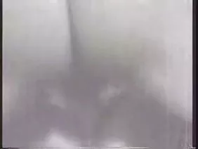 一個走在街上的男人突然注意到一個漂亮的金發女郎。他立刻趕上了這個美麗的女人並遇見了她。在與她談了一下之後，這個男人決定邀請這個美女到他家。這位女士同意這一點，並很快發現自己在他的公寓裡。在那裡，一個男人直接提供一個女人來安排骯髒的施虐受虐性行為。他得到了他的性玩具，很快解開了他的蒼蠅，讓金發女郎和她的傢伙一起玩。然後，這個墮落的男子氣概脫掉了美女，開始用真空泵給她招待。在那之後，他把這個婊子放在了癌症的位置並且炸了她的甜蜜的貓。