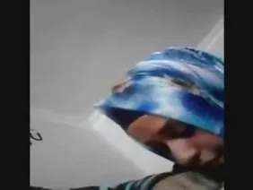 阿什利亞當斯成功地取代了他的汽車修理工的兄弟，並修復了他自己的汽車，任何復雜的故障。下一個客戶原來是一個罕見的混蛋，鯛魚，無知。由於更換了幾個未經處理的單位，這個女孩把他的車變成了新車，而這只山羊因為支付收據上多了幾美元而用粗言穢語覆蓋了救世主。車主沒有找到五百塊錢，他愚蠢地不知道怎麼會用一隻刺痛的小雞來計算，小雞承諾在回來之前用螺栓把他的車變成一個槽。一位疲憊的女修理工讓她舔舔汽車修理店，而不是丟失金額後辯論停止了。