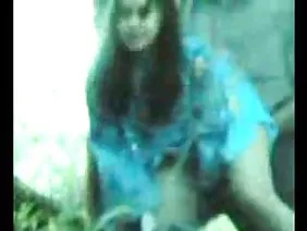 射擊是由第一人稱trakhalschikom進行的，所以一個浮誇的，豐滿的金發女郎的最小細節將無法擺脫觀眾的警惕凝視。容易接觸的女性在牛奶和酸奶油中長大，因此緩衝液變得如此茂盛和多汁成熟，並且manda柔軟和柔韌。在性愛過程中受到衝擊時，彈性半球會像兩個球一樣跳起來，上面掛著伸展的巧克力色乳頭。